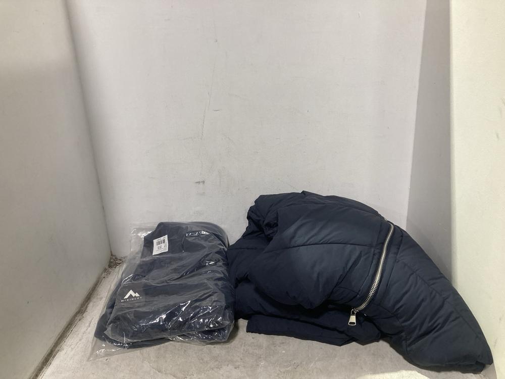 Lot 512  
            Chesterfield SR46 - Parcel Delivery Only 

                
MCKINLEY BLUE FLEECE JACKET SIZE 20 GB TO INCLUDE S.OLIVER BLUE PUFFER GILET SIZE...