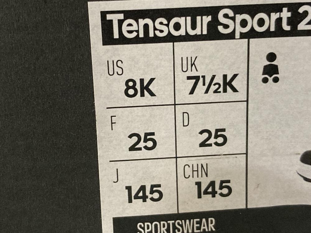 Lot 519  
            Chesterfield SR46 - Parcel Delivery Only 

                
ADIDAS KIDS TRAINERS IN BLUE SIZE 11K TO INCLUDE ADIDAS TENASUAR TRAINERS IN BLAC...