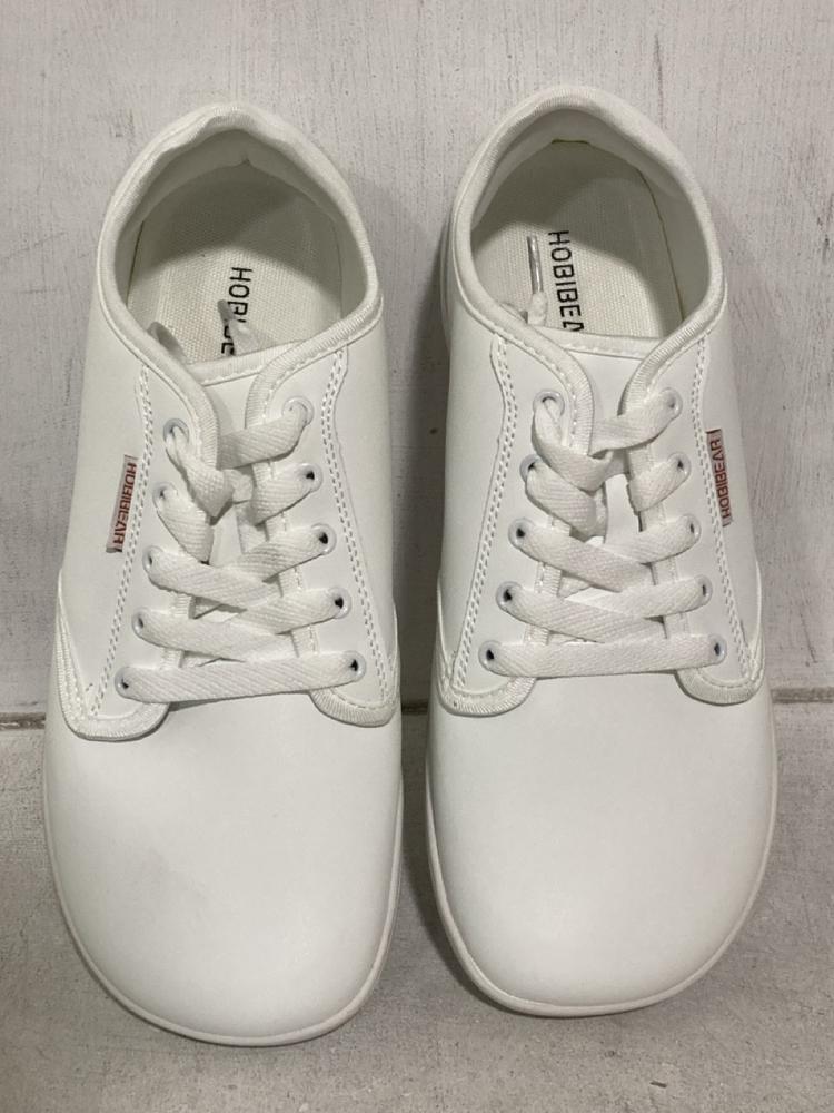 Lot 521  
            Chesterfield SR46 - Parcel Delivery Only 

                
3 X ASSORTED ADULTS SHOES TO INCLUDE ROCKET DOG BLACK/GREEN BOOTS SIZE 6.5 UK (LO...