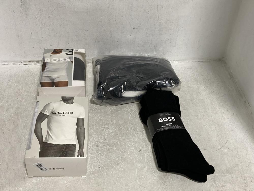 Lot 531  
            Chesterfield SR46 - Parcel Delivery Only 

                
6 X ASSORTED CLOTHING ITEMS TO INCLUDE G-STAR RAW 2 PACK T-SHIRTS IN SIZE M (LOCA...