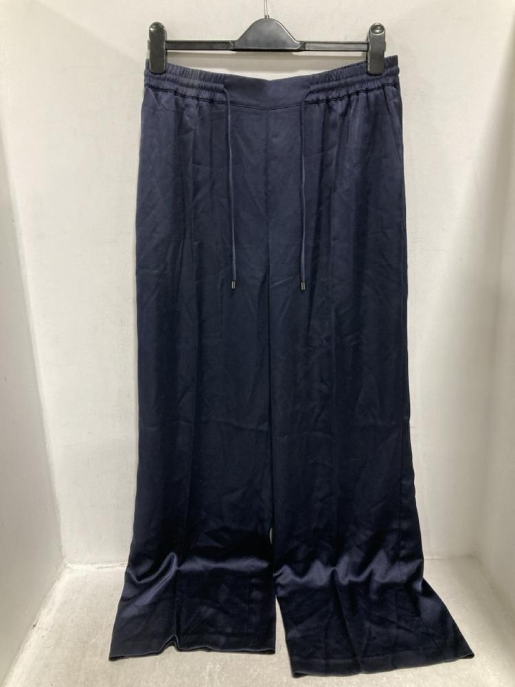 Lot 542  
            Chesterfield SR46 - Parcel Delivery Only 

                
3 X ASSORTED BRANDED CLOTHING ITEMS TO INCLUDE TED BAKER TROUSERS IN BLUE SIZE 4 ...