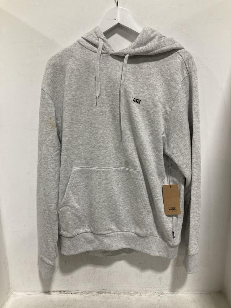 Lot 543  
            Chesterfield SR46 - Parcel Delivery Only 

                
5 X ASSORTED BRANDED CLOTHING ITEMS TO INCLUDE THE NORTH FACE MENS TOP IN XXL (LO...