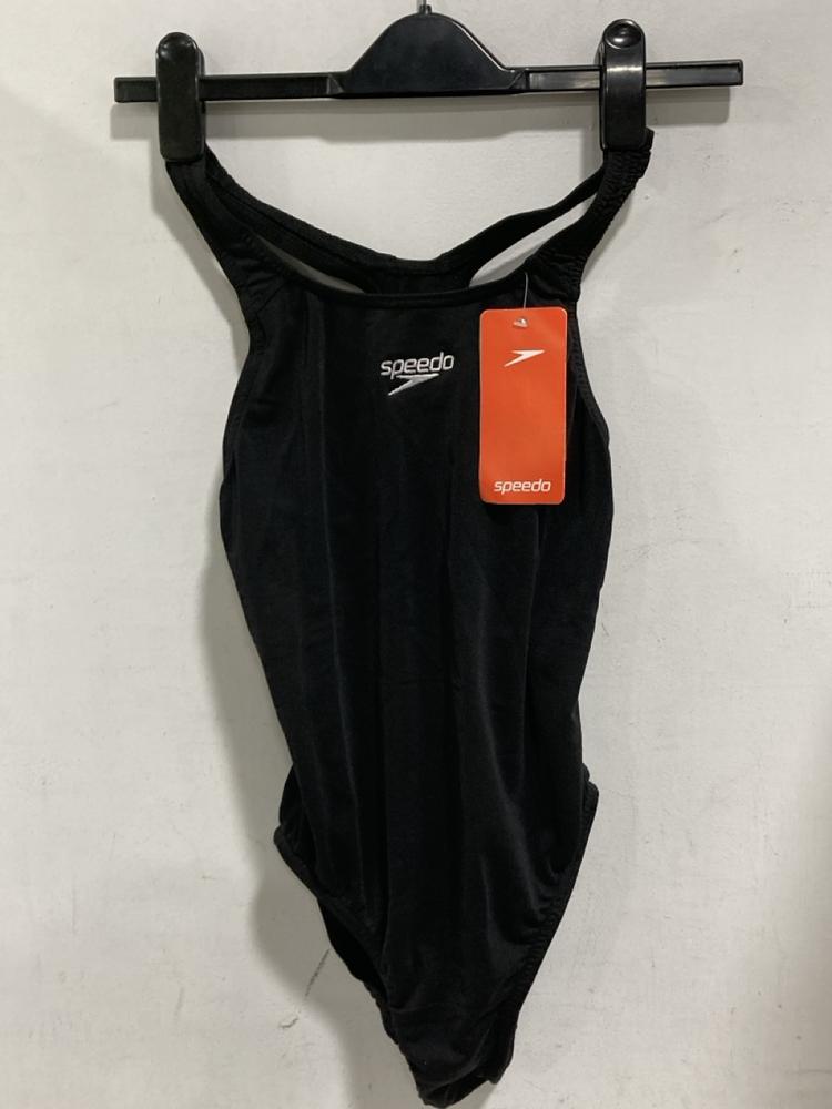 Lot 544  
            Chesterfield SR46 - Parcel Delivery Only 

                
4 X ASSORTED BRANDED CLOTHING ITEMS TO INCLUDE JACK WOLFSKIN WP TROUSERS IN BLACK...