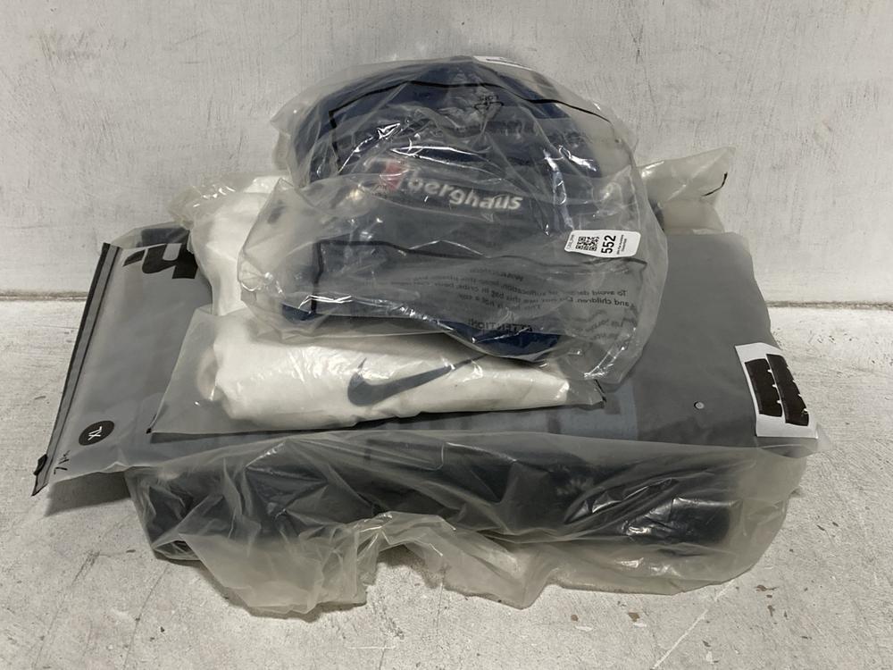 Lot 552  
            Chesterfield SR46 - Parcel Delivery Only 

                
4 X ASSORTED CLOTHING ITEMS TO INCLUDE BERGHAUS NAVY BLUE CAP ONE SIZE (LOCATION:...