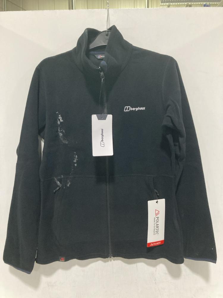 Lot 552  
            Chesterfield SR46 - Parcel Delivery Only 

                
4 X ASSORTED CLOTHING ITEMS TO INCLUDE BERGHAUS NAVY BLUE CAP ONE SIZE (LOCATION:... - Image 3