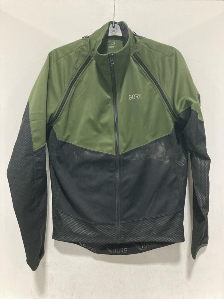 Lot 553  
            Chesterfield SR46 - Parcel Delivery Only 

                
3 X ASSORTED BRANDED CLOTHING ITEMS TO INCLUDE ENDURA BLACK XTRACT BIBLONG SIZE L... - Image 2