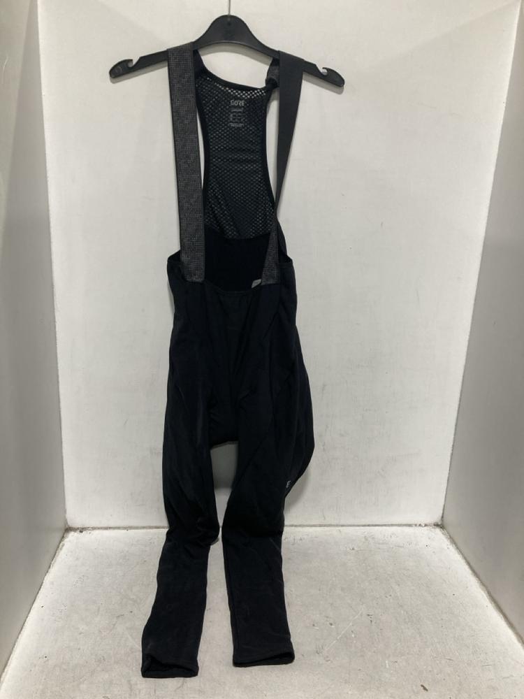 Lot 553  
            Chesterfield SR46 - Parcel Delivery Only 

                
3 X ASSORTED BRANDED CLOTHING ITEMS TO INCLUDE ENDURA BLACK XTRACT BIBLONG SIZE L... - Image 3