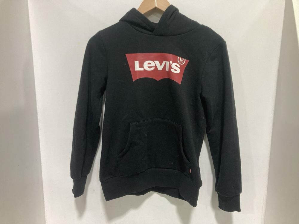 Lot 555  
            Chesterfield SR46 - Parcel Delivery Only 

                
LEVIS JUMPER IN BLACK/PINK SIZE XS UK (LOCATION: I5) - Image 2