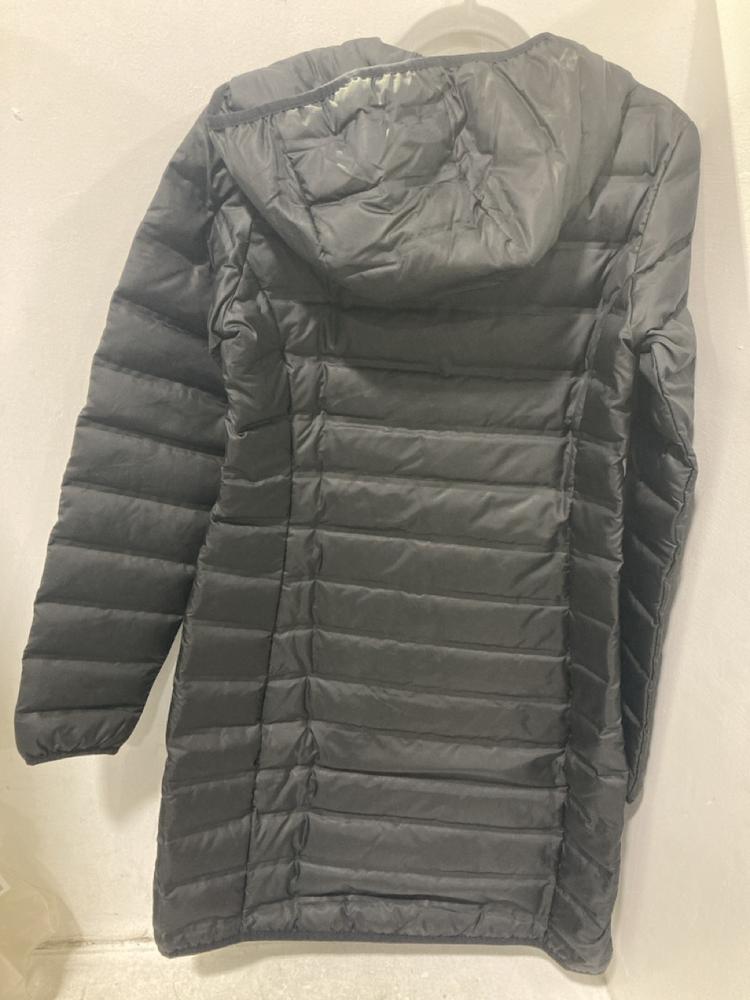 Lot 556  
            Chesterfield SR46 - Parcel Delivery Only 

                
HEAD SIERRA PANTS IN GREEN SIZE XL TO INCLUDE COLUMBIA PUFFER JACKET IN BLACK SIZ... - Image 3