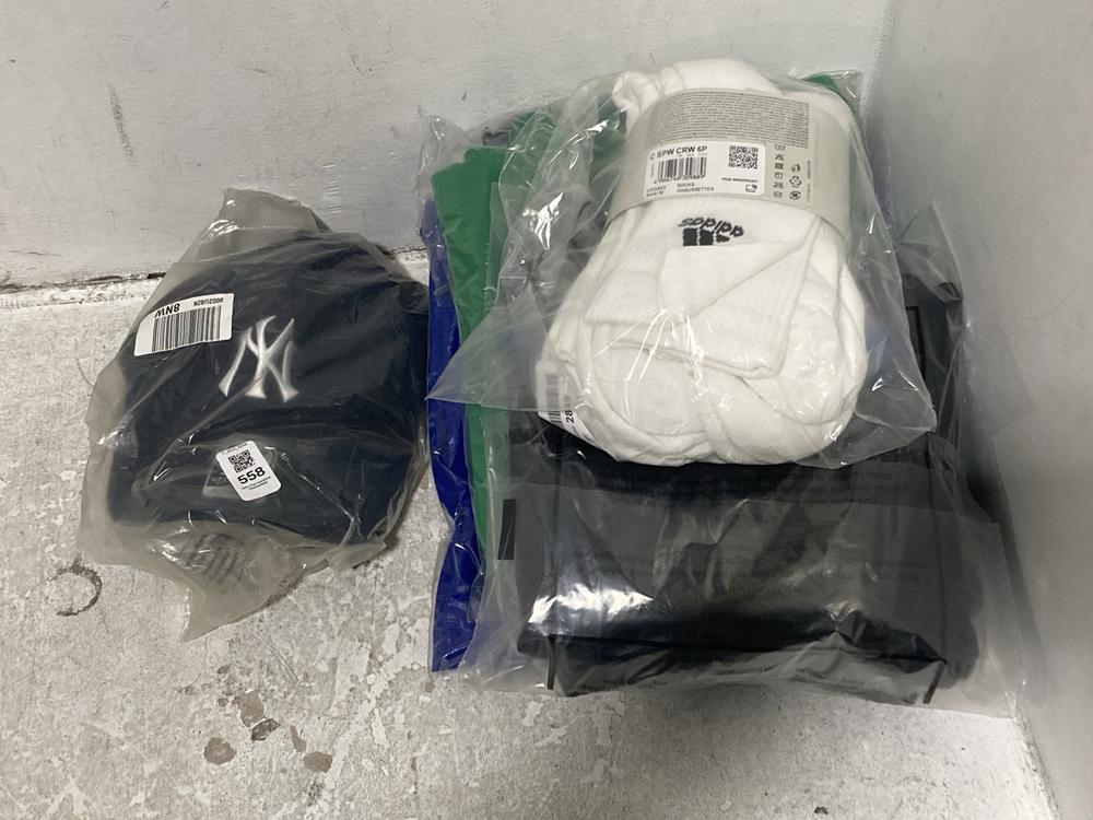 Lot 558  
            Chesterfield SR46 - Parcel Delivery Only 

                
QTY OF ASSORTED ADULTS BRANDED CLOTHING & ACCESSORIES TO INCLUDE ADIDAS 6-PACK SO...