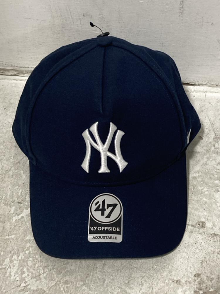 Lot 558  
            Chesterfield SR46 - Parcel Delivery Only 

                
QTY OF ASSORTED ADULTS BRANDED CLOTHING & ACCESSORIES TO INCLUDE ADIDAS 6-PACK SO... - Image 2