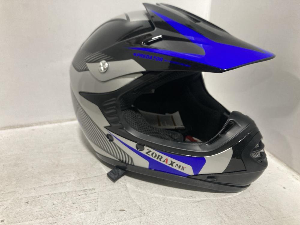 Lot 559  
            Chesterfield SR46 - Parcel Delivery Only 

                
ZORAX ZOR-X 19 KIDS PREDATOR HELMET IN BLUE - UK SIZE M ( 51-52CM ) (LOCATION: I5) - Image 2