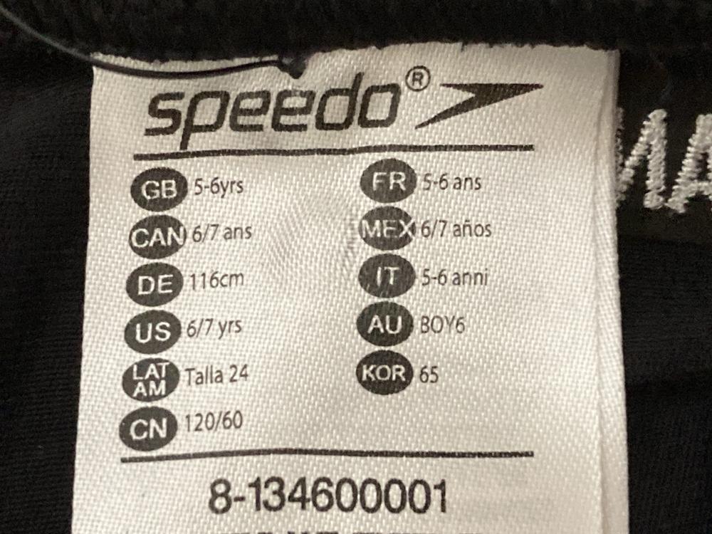 Lot 563  
            Chesterfield SR46 - Parcel Delivery Only 

                
10 X ASSORTED ADULTS SPEEDOS TO INCLUDE SPEEDO SWIM SHORTS IN BLACK - UK SIZE 75 ... - Image 4