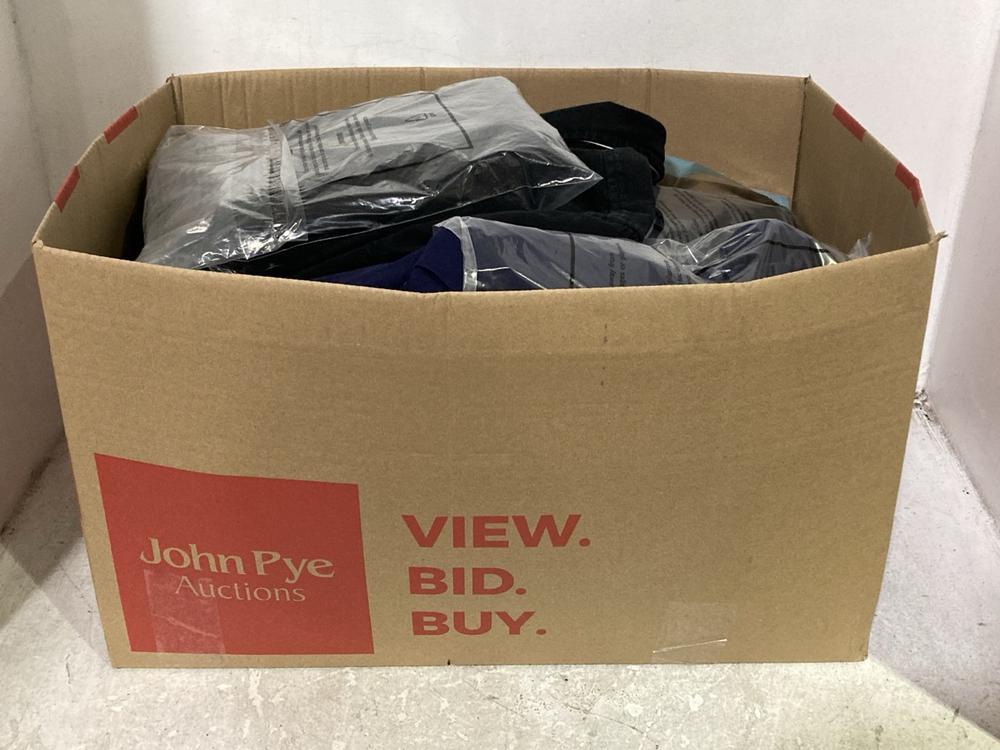 Lot 569  
            Chesterfield SR46 - Parcel Delivery Only 

                
QTY OF ASSORTED ADULTS WORK WEAR TO INCLUDE LEE COOPER BUTTON-UP SHIRT IN BLACK -...
