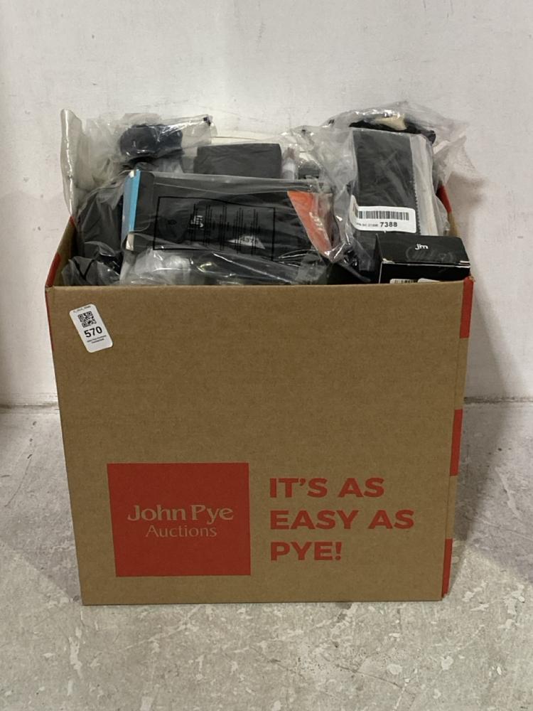 Lot 570  
            Chesterfield SR46 - Parcel Delivery Only 

                
QTY OF ASSORTED GLASSES TO INCLUDE JIM PD62 SUNGLASSES IN BLACK (LOCATION: I1)