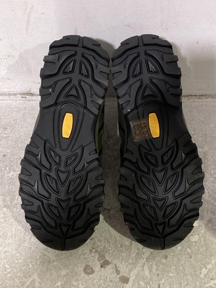 Lot 577  
            Chesterfield SR46 - Parcel Delivery Only 

                
3 X ASSORTED ADULTS SHOES TO INCLUDE NORTI 8 HIKING BOOTS IN KHAKI - UK SIZE 7.5 ...