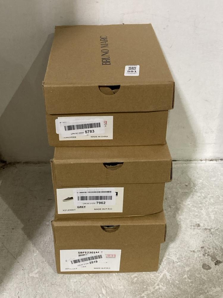 Lot 581  
            Chesterfield SR46 - Parcel Delivery Only 

                
BRUNO MARC MEN'S SLIP-ON SHOES IN NAVY - UK SIZE 11 TO INCLUDE BRUNO MARC BRUNO M...