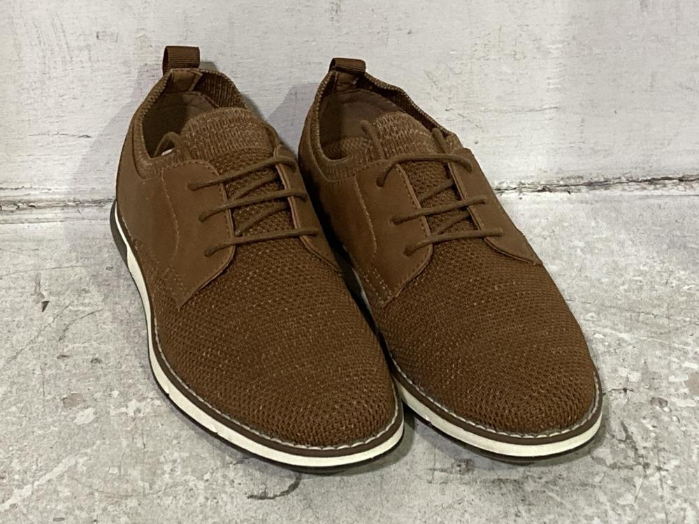 Lot 581  
            Chesterfield SR46 - Parcel Delivery Only 

                
BRUNO MARC MEN'S SLIP-ON SHOES IN NAVY - UK SIZE 11 TO INCLUDE BRUNO MARC BRUNO M... - Image 2