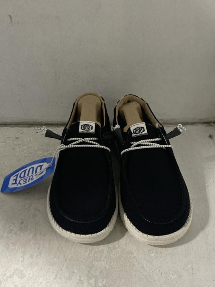 Lot 591  
            Chesterfield SR46 - Parcel Delivery Only 

                
2 X HEY DUDE WENDY LEOPARD BLACK/LEOPARD SHOES SIZE 6 UK (LOCATION: H1)