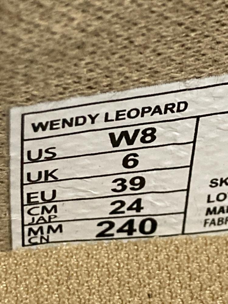 Lot 591  
            Chesterfield SR46 - Parcel Delivery Only 

                
2 X HEY DUDE WENDY LEOPARD BLACK/LEOPARD SHOES SIZE 6 UK (LOCATION: H1)