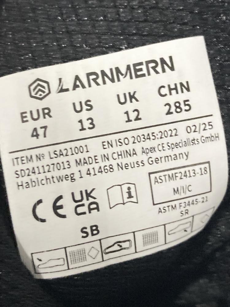 Lot 614  
            Chesterfield SR46 - Parcel Delivery Only 

                
BOX OF ASSORTED TRAINERS TO INCLUDE LARNMERN STEEL TOE CAP TRAINERS IN BLACK SIZE... - Image 4