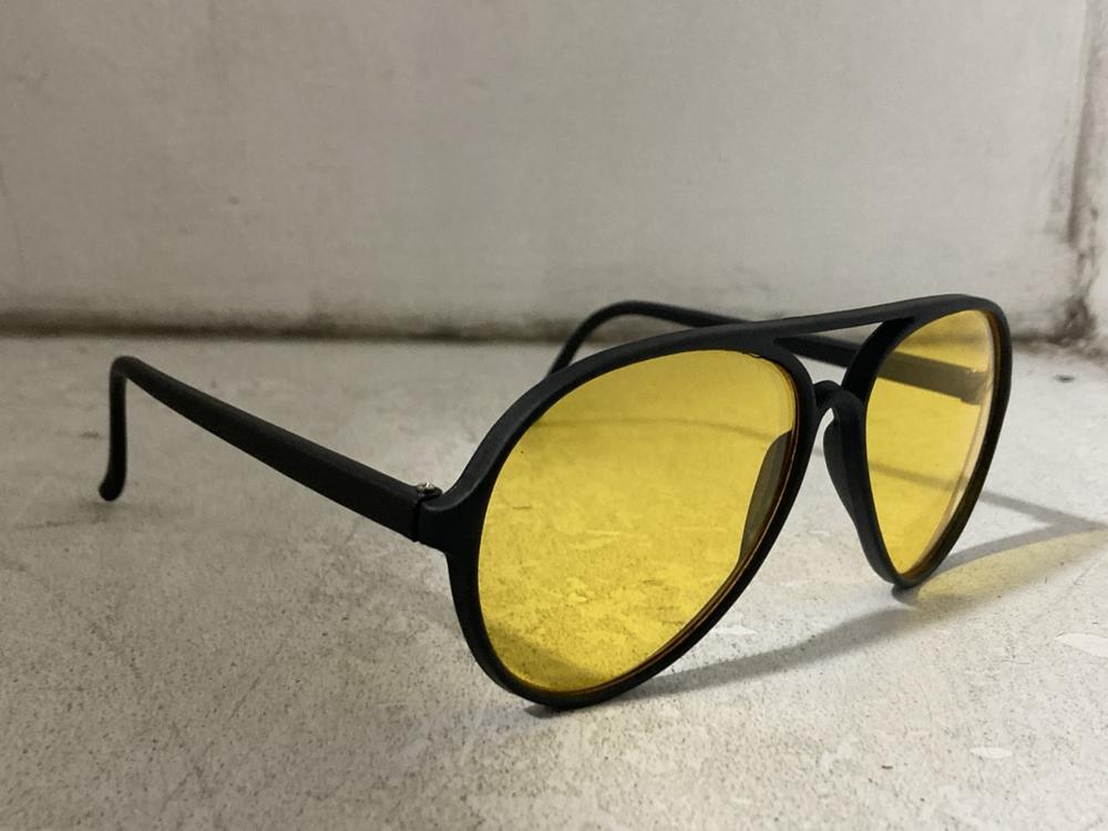 Lot 615  
            Chesterfield SR46 - Parcel Delivery Only 

                
BOX OF ASSORTED GLASSES TO INCLUDE FLUX XTAL GREY GLASSES (LOCATION: H1) - Image 2