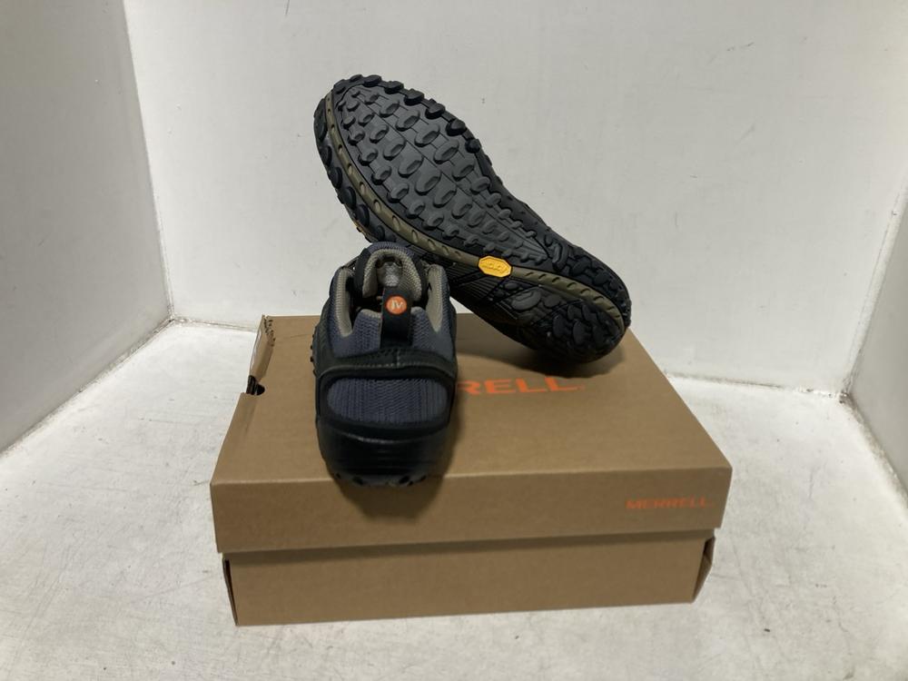 Lot 619  
            Chesterfield SR46 - Parcel Delivery Only 

                
MERRELL INTERCEPT WALKING BOOTS IN SMOOTH BLACK SIZE 9.5 UK - ORIGINAL RRP £135 (... - Image 2
