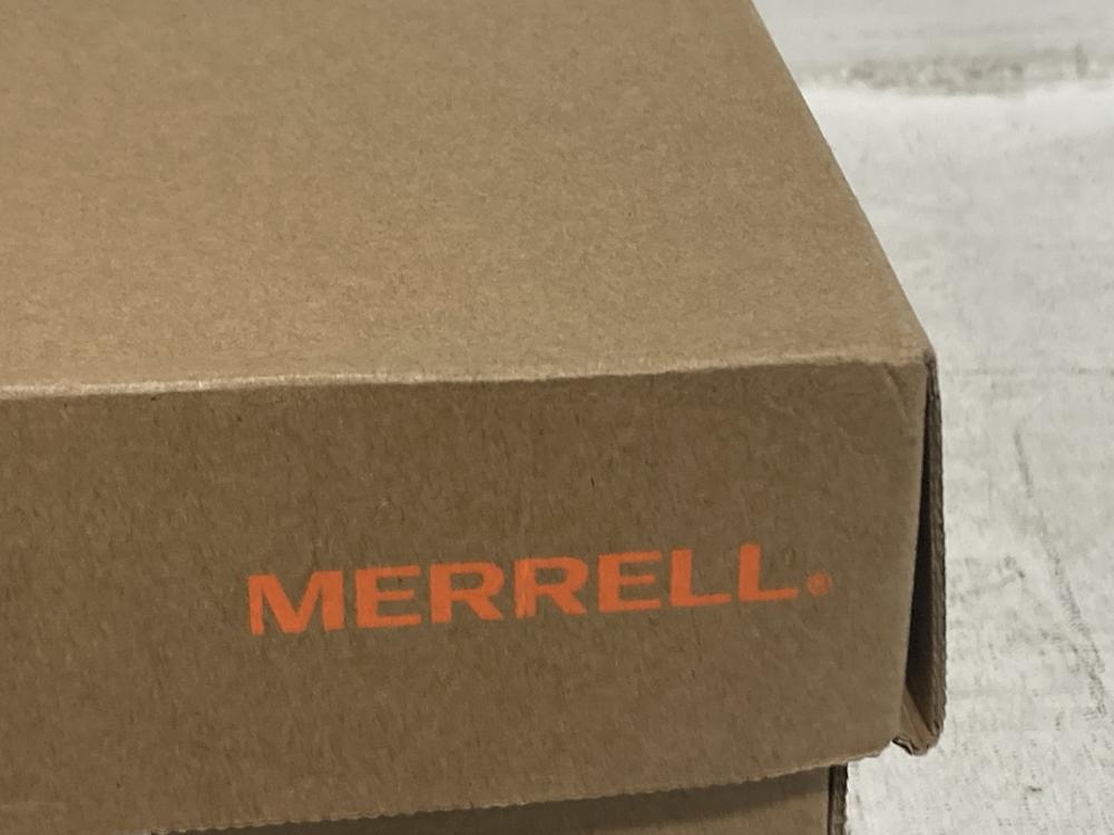 Lot 619  
            Chesterfield SR46 - Parcel Delivery Only 

                
MERRELL INTERCEPT WALKING BOOTS IN SMOOTH BLACK SIZE 9.5 UK - ORIGINAL RRP £135 (... - Image 4