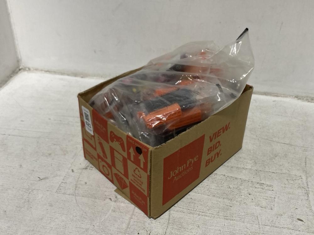 Lot 621  
            Chesterfield SR46 - Parcel Delivery Only 

                
BOX OF ASSORTED INKS TO INCLUDE BROTHER LC3213 MAGENTA (LOCATION: H2)