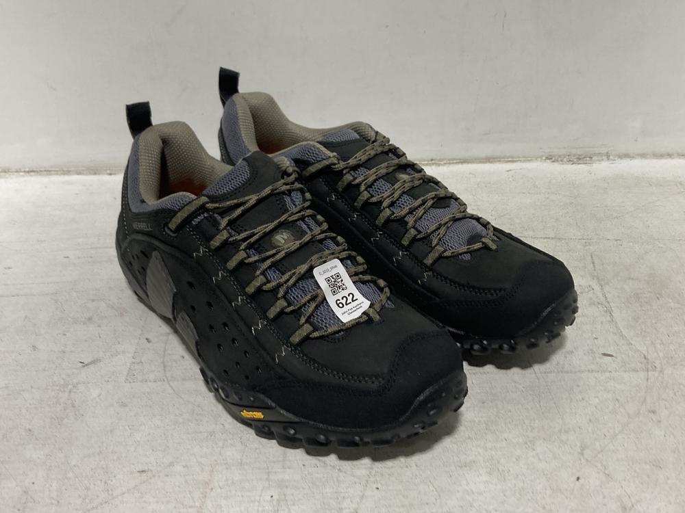 Lot 622  
            Chesterfield SR46 - Parcel Delivery Only 

                
MERRELL VIBRAM WALKING TRAINERS IN GREY SIZE 11 UK (LOCATION: H2)