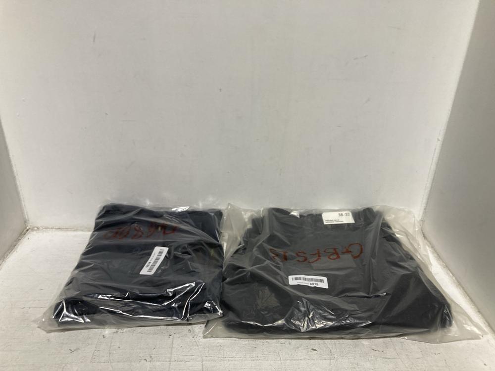 Lot 627  
            Chesterfield SR46 - Parcel Delivery Only 

                
5 X ASSORTED ADULTS CLOTHING ITEMS TO INCLUDE WRANGLER LEATHER BELT IN BLACK (LOC... - Image 3