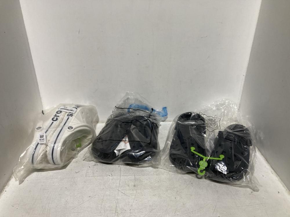 Lot 632  
            Chesterfield SR46 - Parcel Delivery Only 

                
3 X ASSORTED CROCS TO INCLUDE CROCS BAYABAND CLOG IN WHITE SIZE M11/W12 (LOCATION...