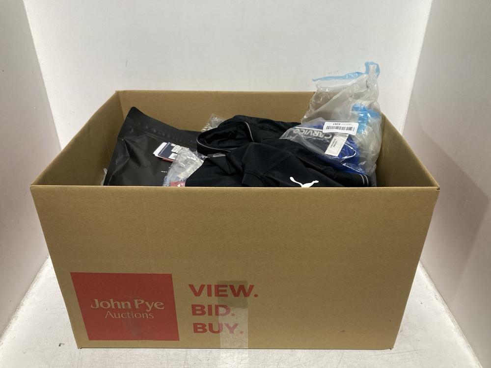 Lot 641  
            Chesterfield SR46 - Parcel Delivery Only 

                
BOX OF ASSORTED ADULTS CLOTHES TO INCLUDE BLUE JEANS SIZE 25 (LOCATION: H2)