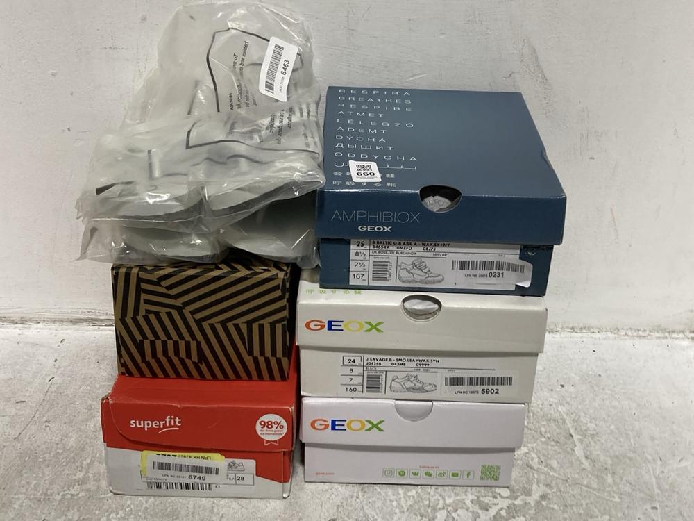 Lot 660  
            Chesterfield SR46 - Parcel Delivery Only 

                
6 X ASSORTED KIDS SHOES TO INCLUDE GEOX BALTIC VELCRO TRAINERS IN ROSE & BURGUNDY...