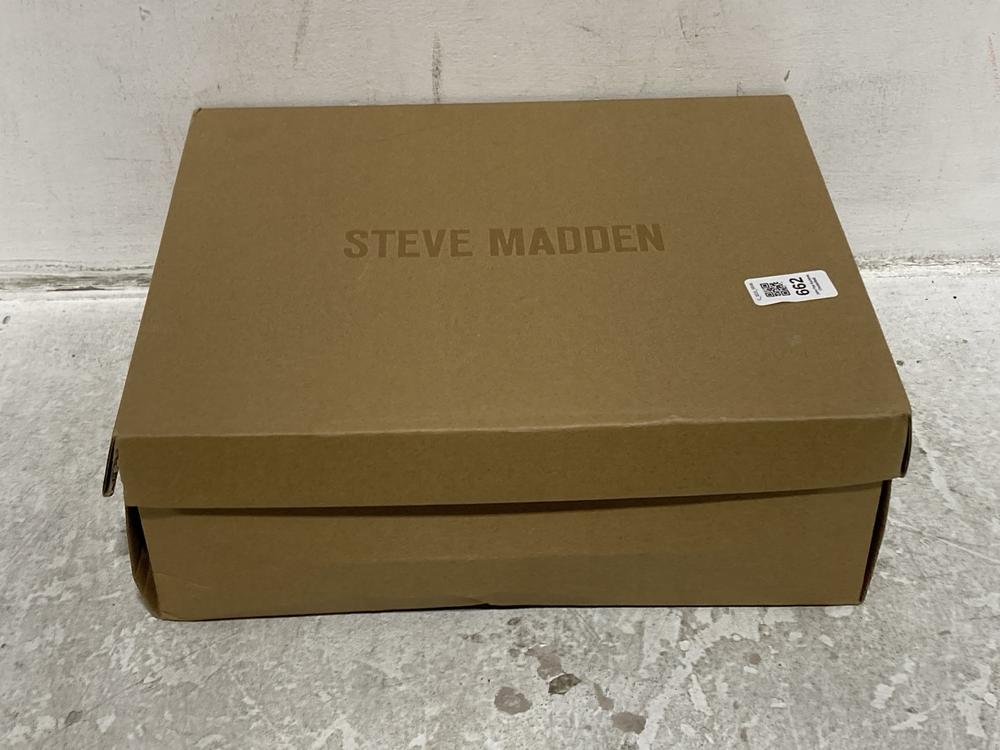Lot 662  
            Chesterfield SR46 - Parcel Delivery Only 

                
STEVE MADDEN WOMEN'S MAXIMA CHUNKY DENIM TRAINERS IN GREY - UK SIZE 7 (LOCATION: H3)