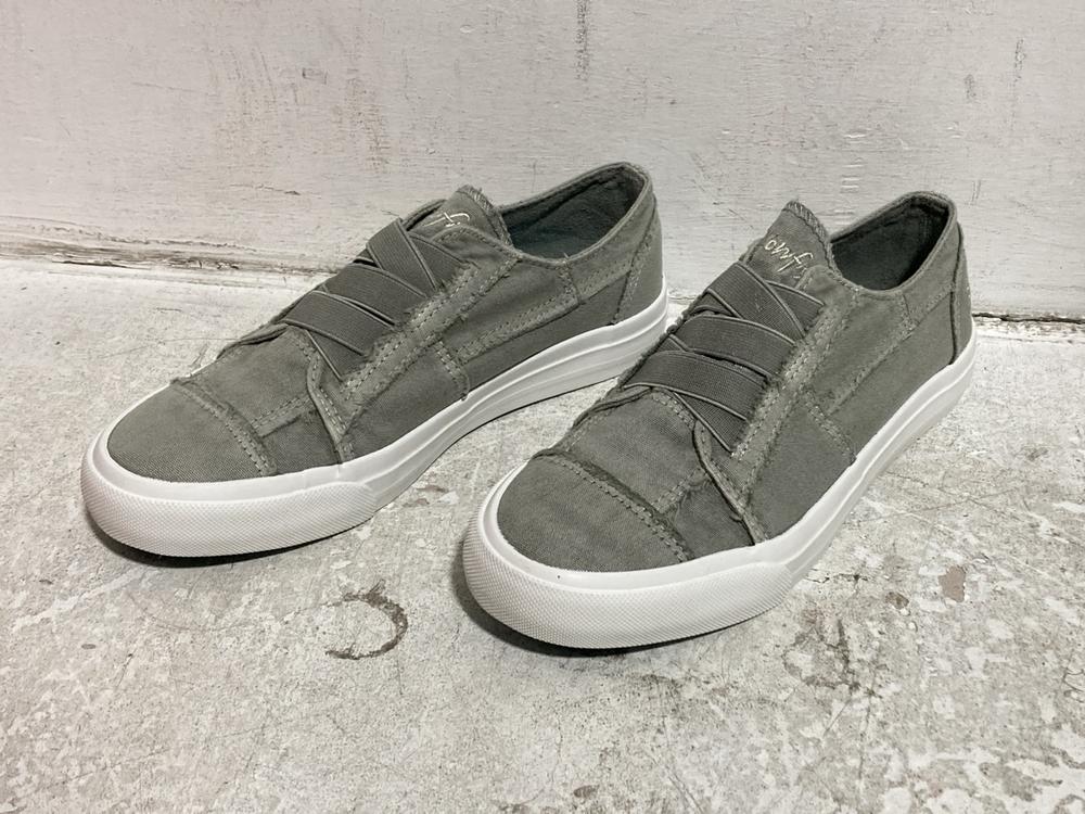 Lot 669  
            Chesterfield SR46 - Parcel Delivery Only 

                
4 X ASSORTED ADULTS SHOES TO INCLUDE BLOWFISH MALIBU WOMEN'S DISTRESSED SNEAKERS ... - Image 2