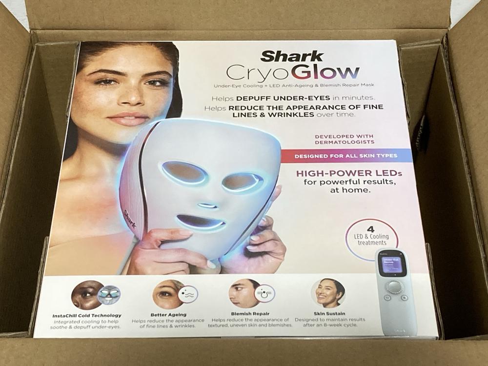 Lot 672  
            Chesterfield SR46 - Parcel Delivery Only 

                
SHARK CRYO GLOW UNDER-EYE COOLING & LED ANTI-AGING & BLEMISH REPAIR FACE MASK - O... - Image 2