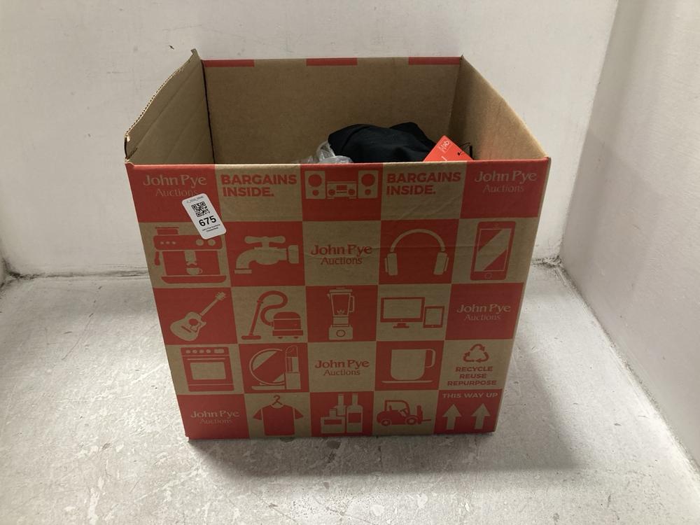 Lot 675  
            Chesterfield SR46 - Parcel Delivery Only 

                
QTY OF ADULTS SPEEDOS TO INCLUDE SPEEDO PRIME SWIM TRUNKS IN BLACK - UK SIZE L (L...