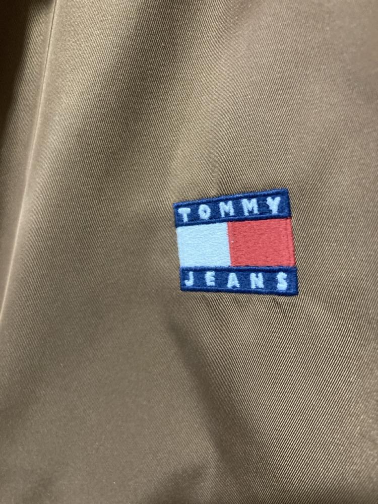 Lot 681  
            Chesterfield SR46 - Parcel Delivery Only 

                
TOMMY JEANS ESSENTIALS PADDED COAT IN BROWN - UK SIZE L (LOCATION: H4) - Image 2