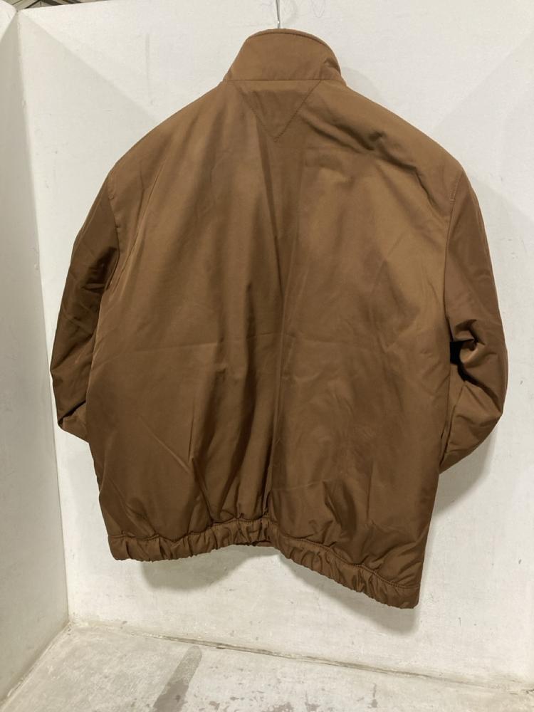 Lot 681  
            Chesterfield SR46 - Parcel Delivery Only 

                
TOMMY JEANS ESSENTIALS PADDED COAT IN BROWN - UK SIZE L (LOCATION: H4) - Image 4