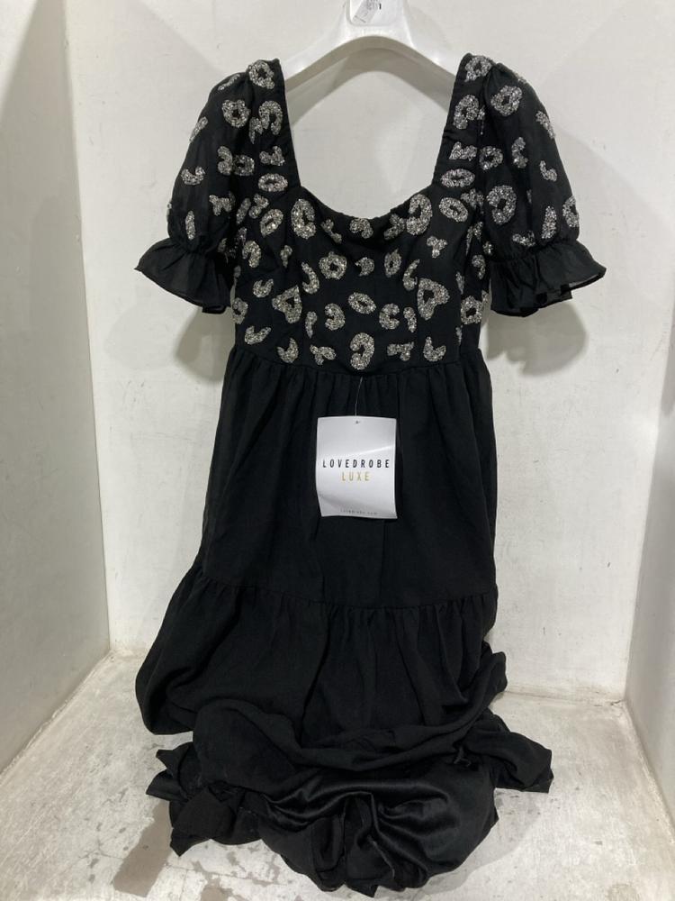 Lot 682  
            Chesterfield SR46 - Parcel Delivery Only 

                
LOVEDROBE LUXE SQUARE NECK ANIMAL DRESS IN BLACK - UK SIZE 12 MAYA DELUXE V NECK ... - Image 2