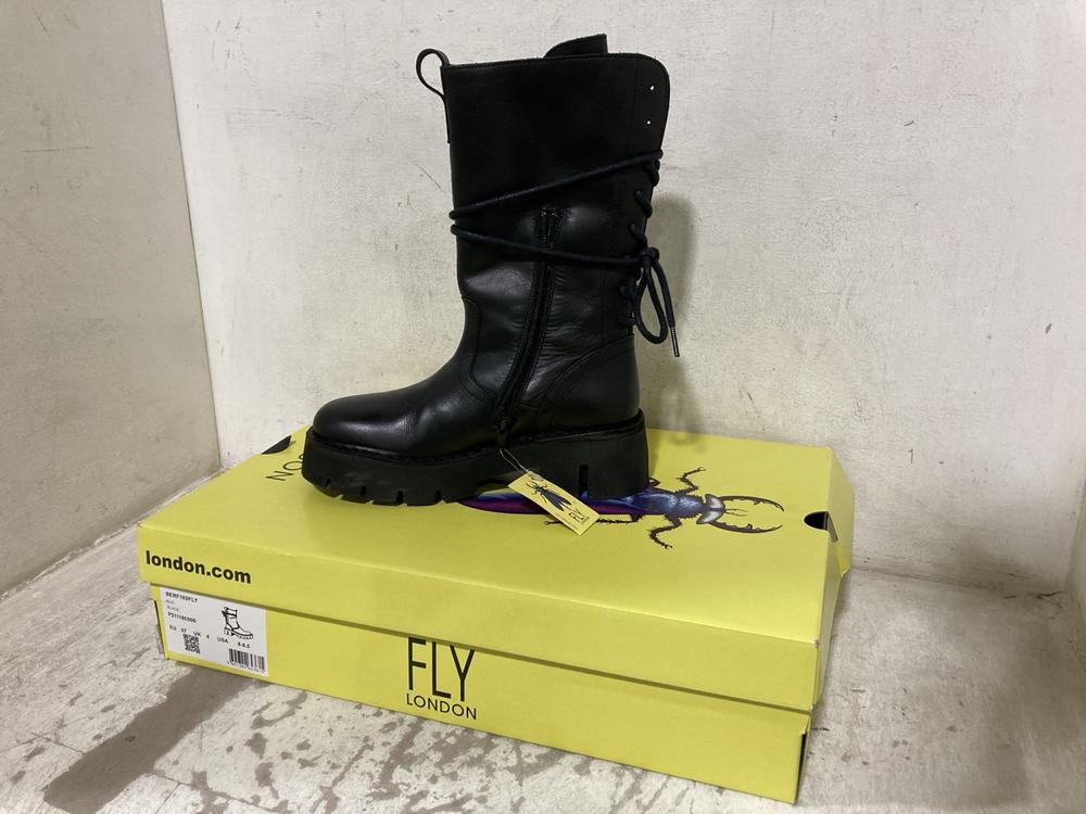 Lot 685  
            Chesterfield SR46 - Parcel Delivery Only 

                
FLY LONDON BERF160FLY BOOTS IN BLACK - UK SIZE 4 (LOCATION: H4) - Image 3