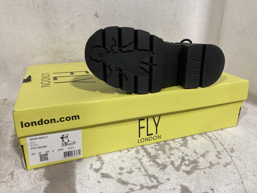 Lot 685  
            Chesterfield SR46 - Parcel Delivery Only 

                
FLY LONDON BERF160FLY BOOTS IN BLACK - UK SIZE 4 (LOCATION: H4) - Image 4