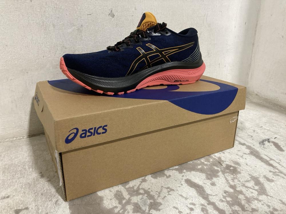 Lot 686  
            Chesterfield SR46 - Parcel Delivery Only 

                
ASICS NATURE BATHING RUNNING TRAINERS IN BLACK & ORANGE - UK SIZE 4 (LOCATION: H4) - Image 4