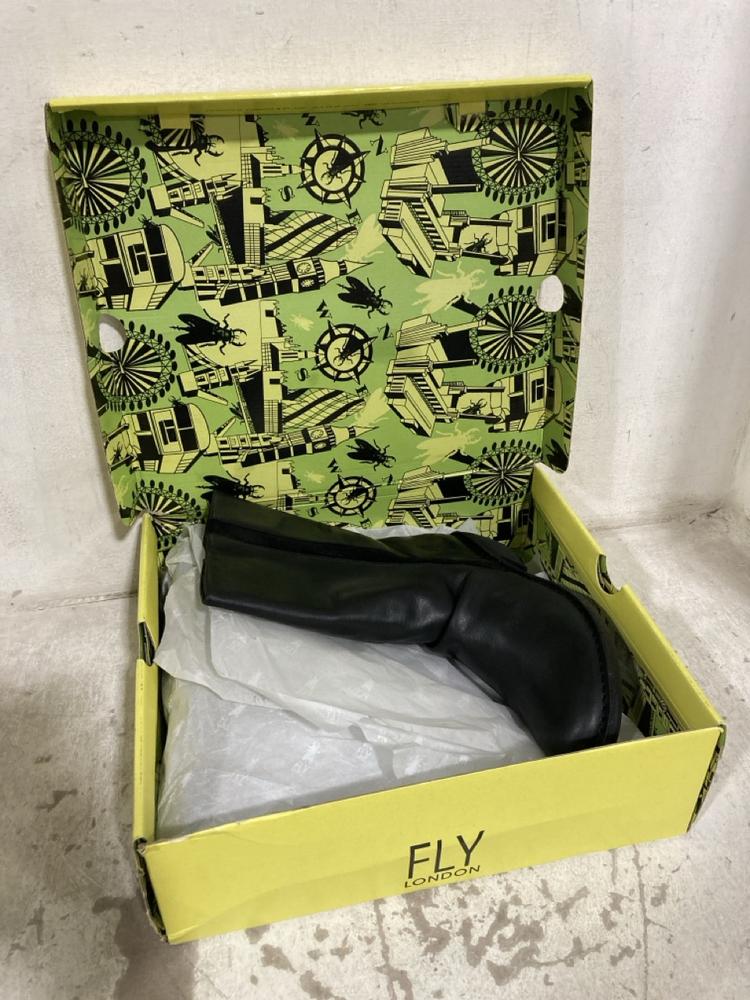 Lot 688  
            Chesterfield SR46 - Parcel Delivery Only 

                
FLY LONDON MECY092FY RUG BOOTS IN BLACK - UK SIZE 6 (LOCATION: H4) - Image 3