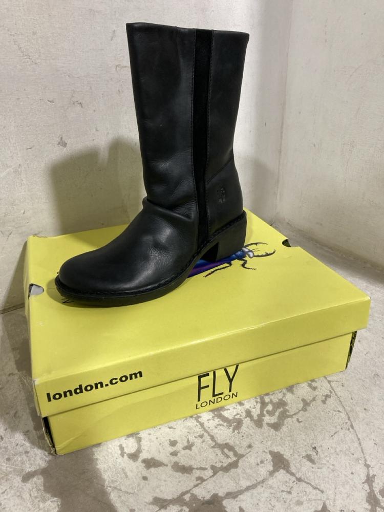 Lot 688  
            Chesterfield SR46 - Parcel Delivery Only 

                
FLY LONDON MECY092FY RUG BOOTS IN BLACK - UK SIZE 6 (LOCATION: H4) - Image 4