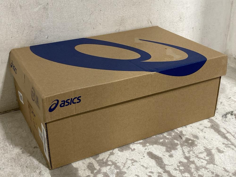 Lot 690  
            Chesterfield SR46 - Parcel Delivery Only 

                
ASICS NOVABLAST 5 RUNNING TRAINERS IN WHITE - UK SIZE 9 (LOCATION: H4)