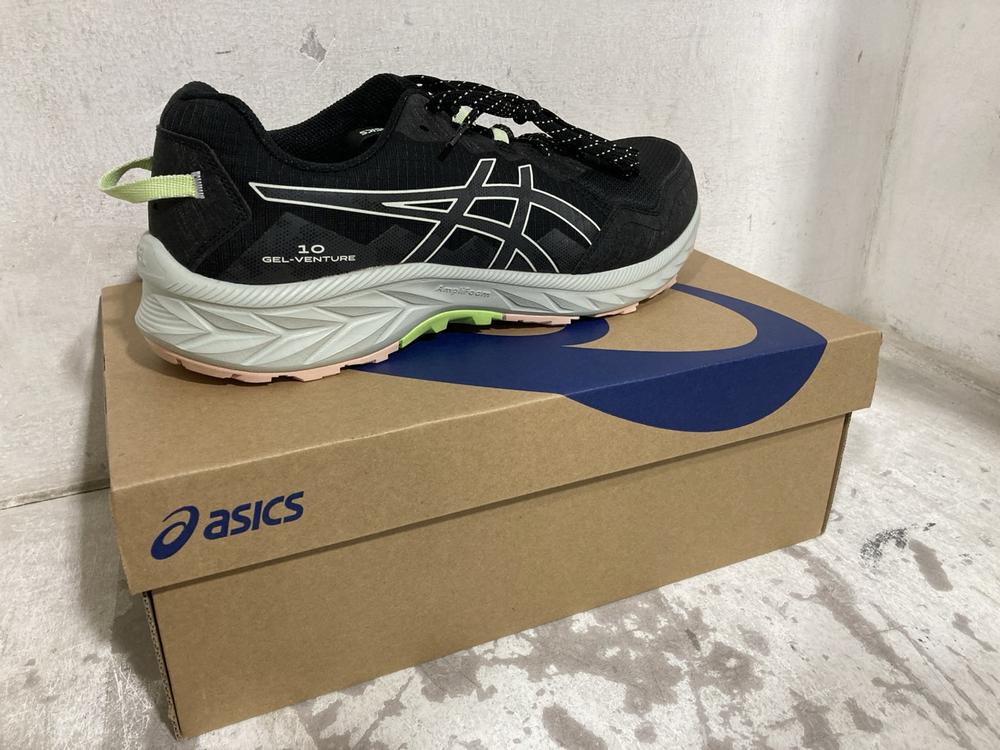 Lot 692  
            Chesterfield SR46 - Parcel Delivery Only 

                
ASICS GEL-VENTURE 10 RUNNING TRAINERS IN BLACK & MINT - UK SIZE 10 (LOCATION: H4) - Image 3