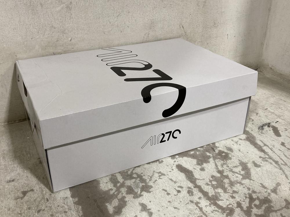 Lot 694  
            Chesterfield SR46 - Parcel Delivery Only 

                
NIKE AIR MAX 270 TRAINERS IN BLACK & WHITE - UK SIZE 10 (LOCATION: H4)