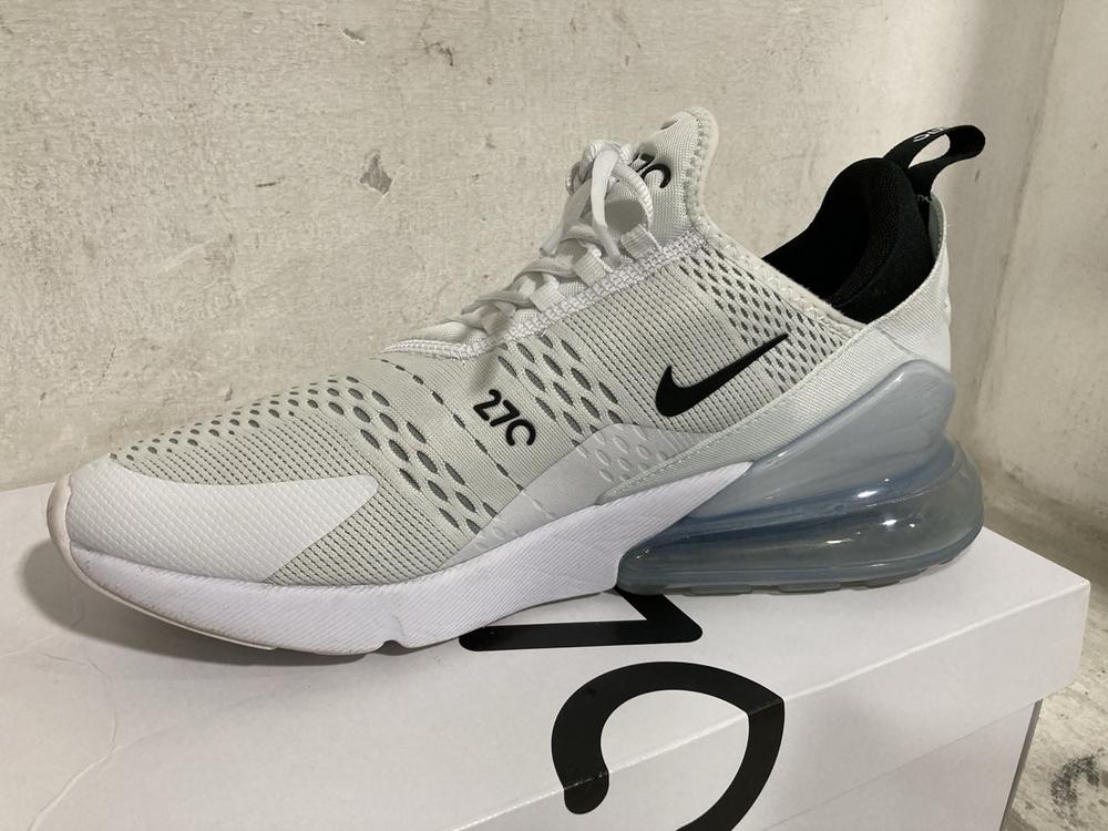 Lot 694  
            Chesterfield SR46 - Parcel Delivery Only 

                
NIKE AIR MAX 270 TRAINERS IN BLACK & WHITE - UK SIZE 10 (LOCATION: H4) - Image 4